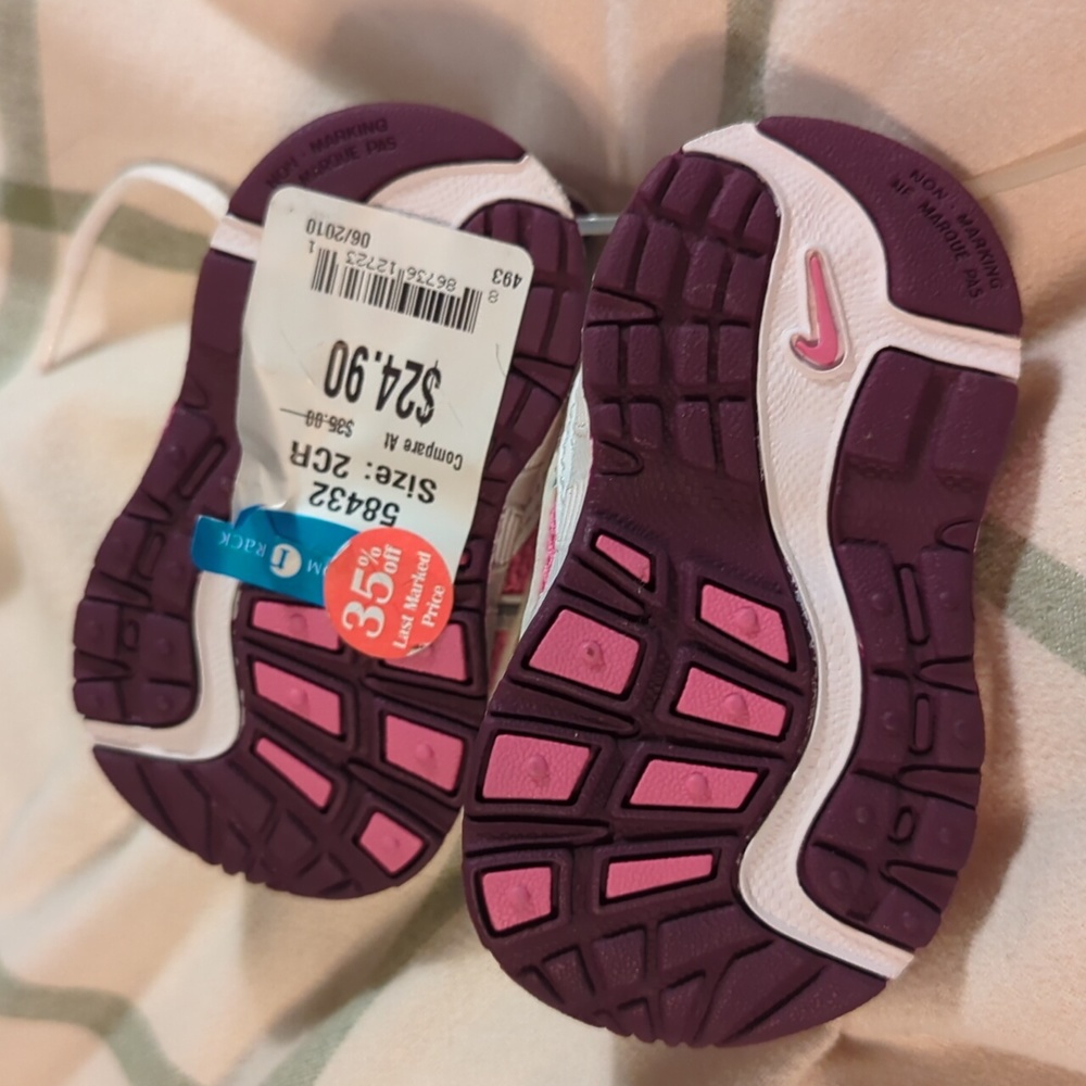 Baby Nike Sneakers Size 2CR - Picture 3 of 3